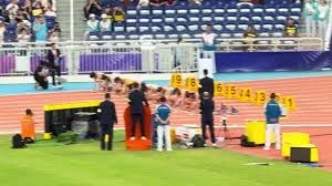 瞅啥呢？这么聚精会神的