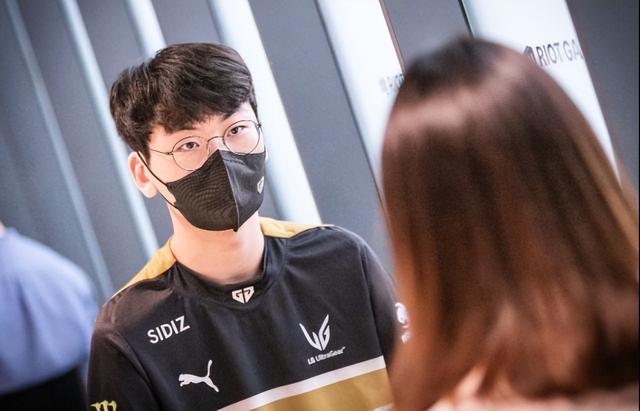 多实质性突 多实质性突